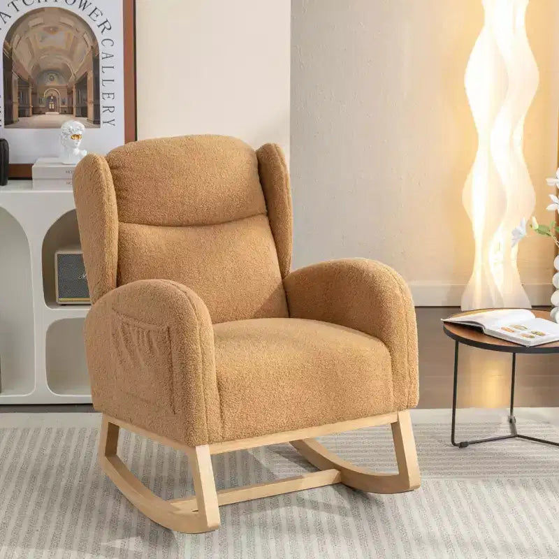 Fauteuil à bascule en tissu Teddy avec pieds en bois de hêtre, ivoire